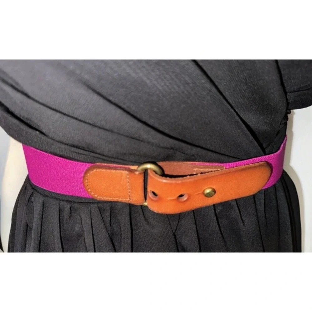 Loft Purple Elastic Cinch Belt Tan Leather Metal Stud Closure Vintage Chic 47-36
